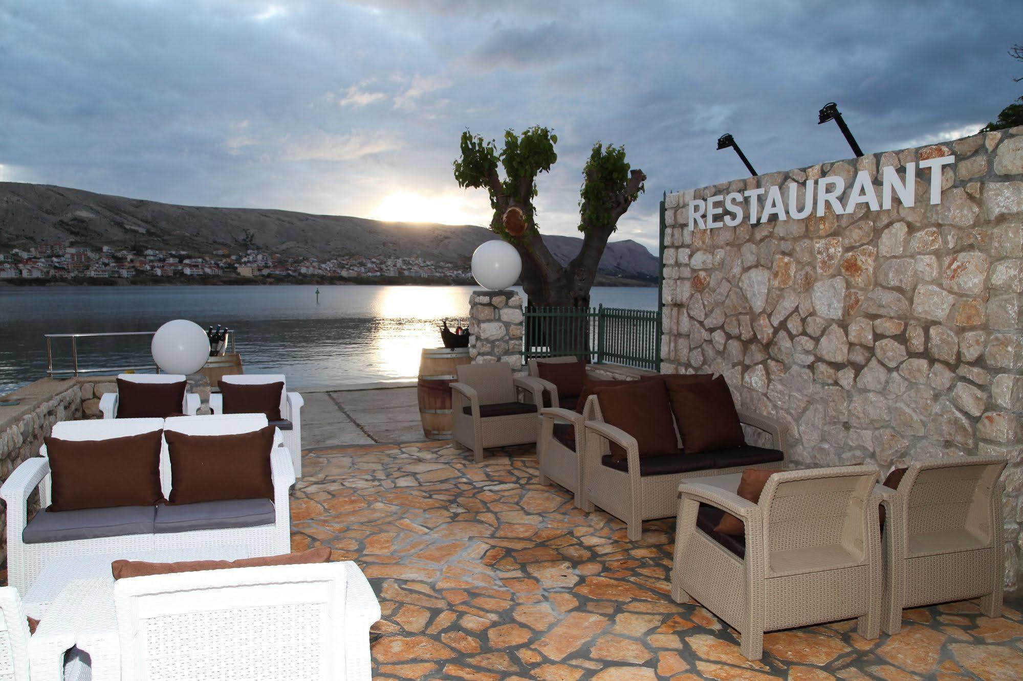 Hotel Smokva Pag Pag Town Extérieur photo